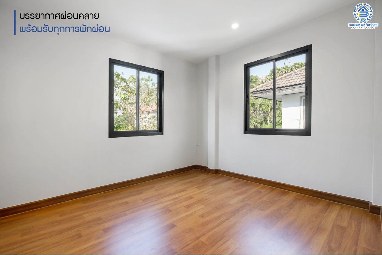 บ้านมือสองตกแต่งใหม่ ทำเลใจกลางเมือง ม.บ้านประชาชื่น ประชาชื่น-สามัคคี เนื้อที่ 63 ตร.ว. ฟังก์ชันจัดเต็ม 5 ห้องนอน 2 ห้องน้ำ 2 ที่จอดรถ บนทำเลเดินทางสะดวก เชื่อมต่อหลายเส้นทาง ใกล้เดอะมอลล์งามวงศ์วาน เซ็นทรัลแจ้งวัฒนะ ทางด่วน และรถไฟฟ้า (สายสีชมพู)